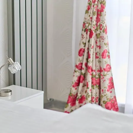 Redmarine Apartment- N Pool Resort- Parking