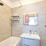 Redmarine Apartment- N Pool Resort- Parking
