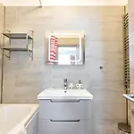 Redmarine Apartment- N Pool Resort- Parking Apartament Mamaia