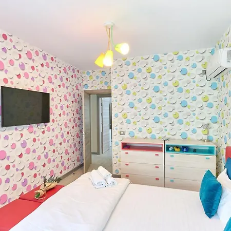 Redmarine Apartment- N Pool Resort- Parking Mamaia