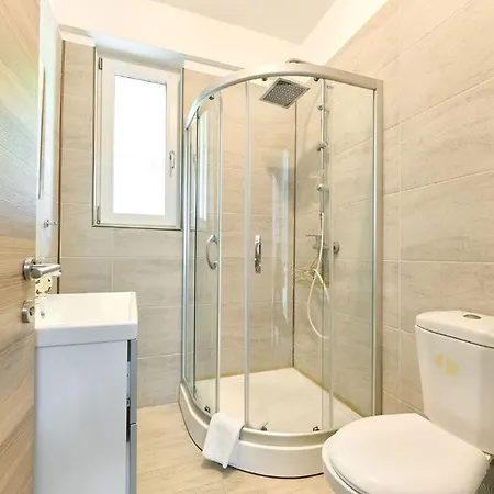 Redmarine Apartment- N Pool Resort- Parking Apartment Mamaia