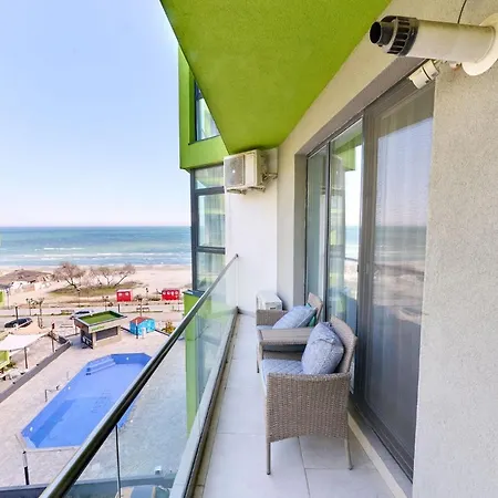 Redmarine Apartment- N Pool Resort- Parking