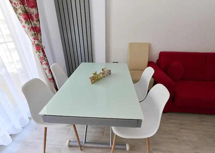 Redmarine Apartment- N Pool Resort- Parking Апартаменты Мамая