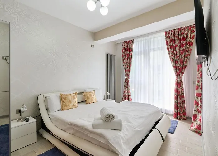 Redmarine Apartment- N Pool Resort- Parking Апартаменты Мамая