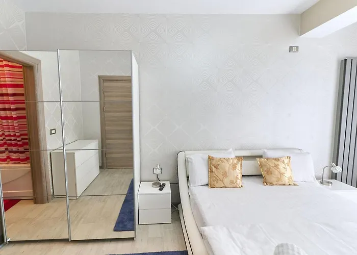 Redmarine Apartment- N Pool Resort- Parking