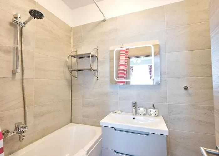 Redmarine Apartment- N Pool Resort- Parking